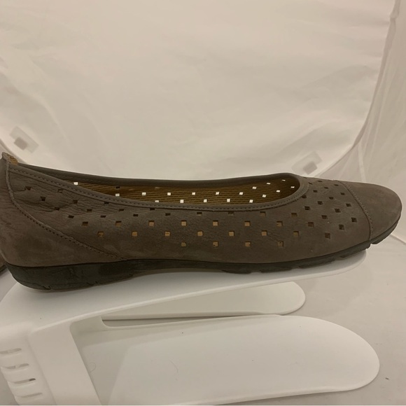 Gabor Hovercraft Suede Ballerina Cutout Taupe Leather Flats - Picture 4 of 13